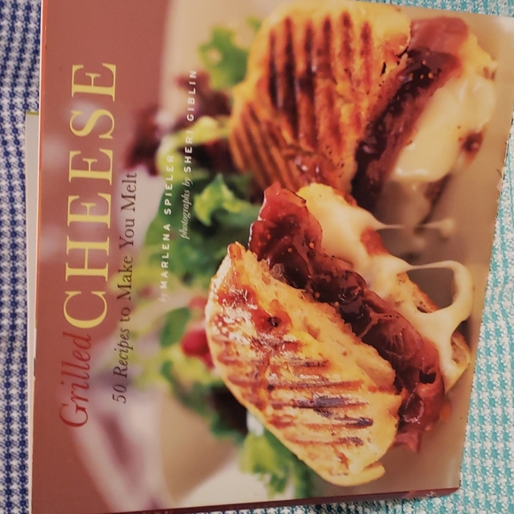 Grilled Cheese: 50 Recipes To Make You Melt (Cookbook) - Picture 1 of 10